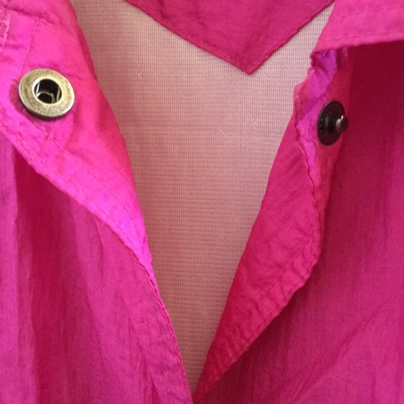 Ladies’ Windbreaker Jacket (M) - Picture 8 of 10